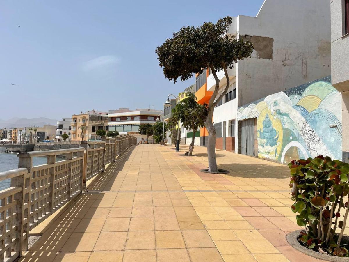 Amber House Apartment Arinaga Exterior photo